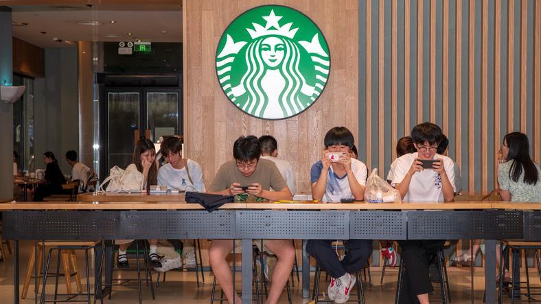 中国消费者不需要两万家星巴克,需要很多个“舒尔茨”